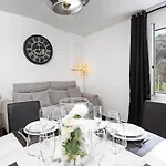 別荘 Acacias - Agreable Maison Mitoyenne - Jacuzzi - Parking Prive *