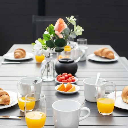 Acacias - Agreable Dans Maison - - Parking Prive Holiday home *