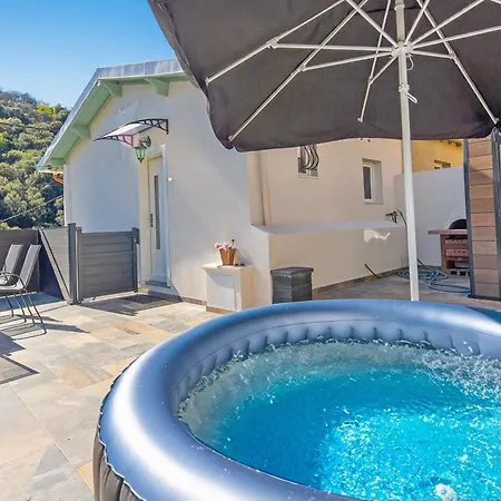 Acacias - Agreable Maison Mitoyenne - Jacuzzi - Parking Prive * Menton